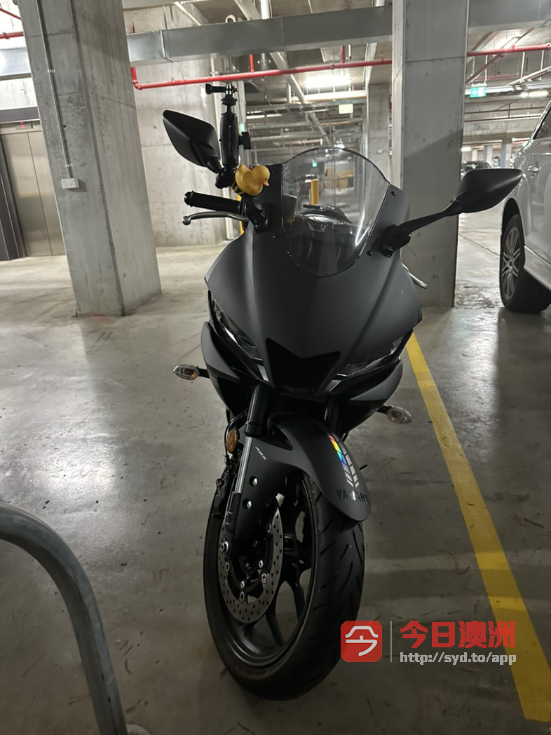 2019 YamahaR3 摩托车