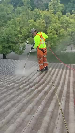  屋顶清洗翻新