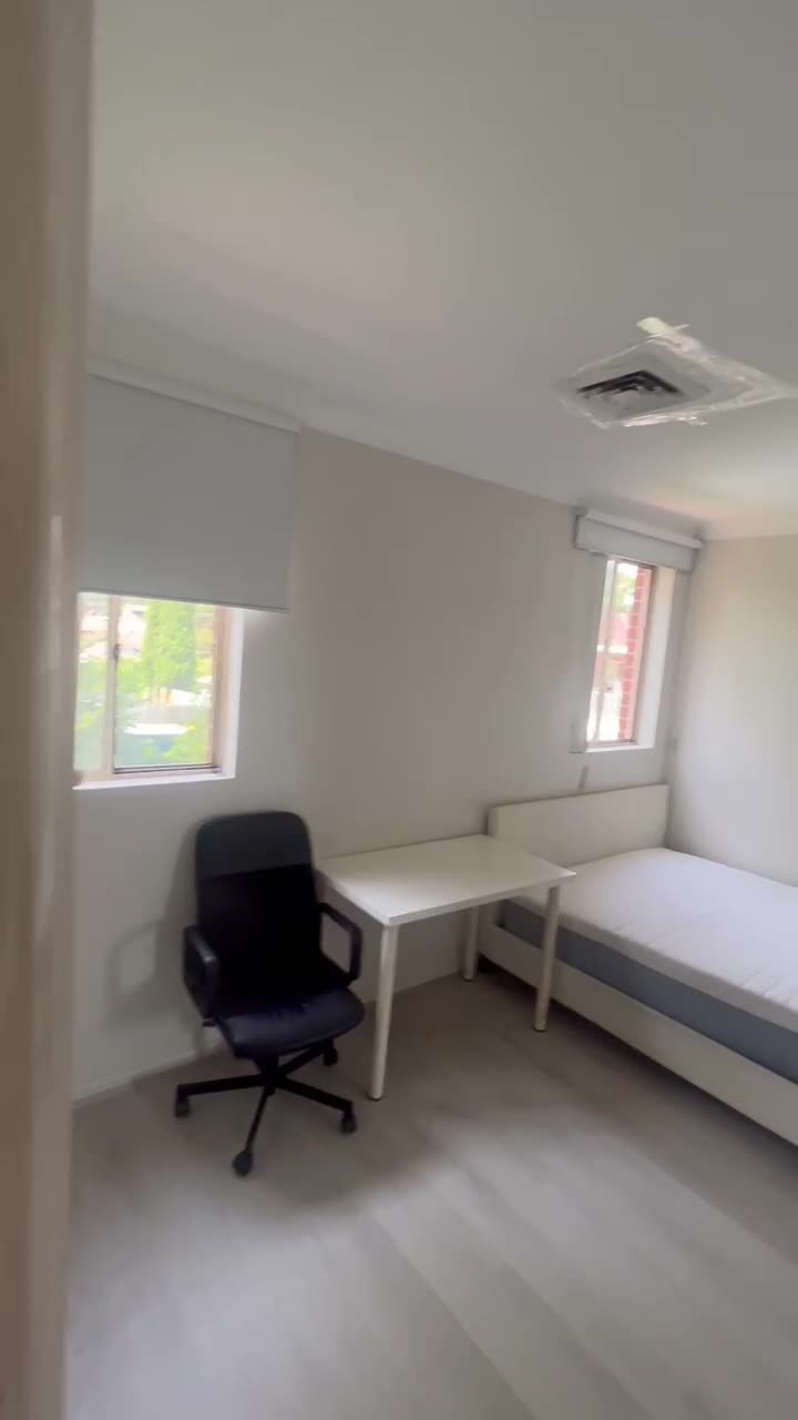 Burwood  悉尼静街townhouse新装修主卧租即可入住2分钟