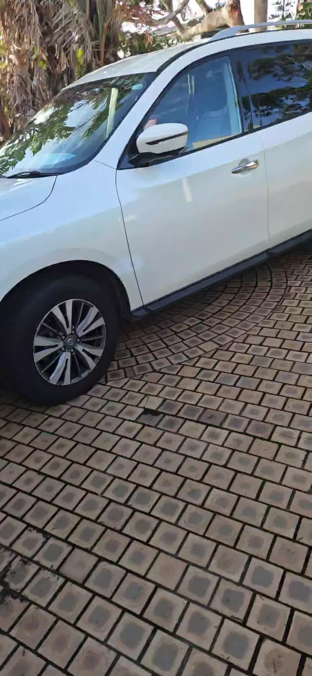 Nissan 2020年 30L 自动