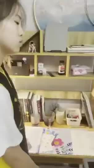 视频疯传！男老师给未成年女学生补课，补到床上去了，偷情被怀着孕的媳妇捉奸…（视频/组图）